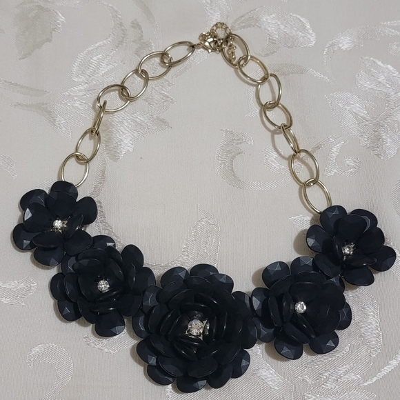 Vintage Statement  Gold Plated Necklace Big Black Plastic Roses w/ crystals. - Picture 8 of 10